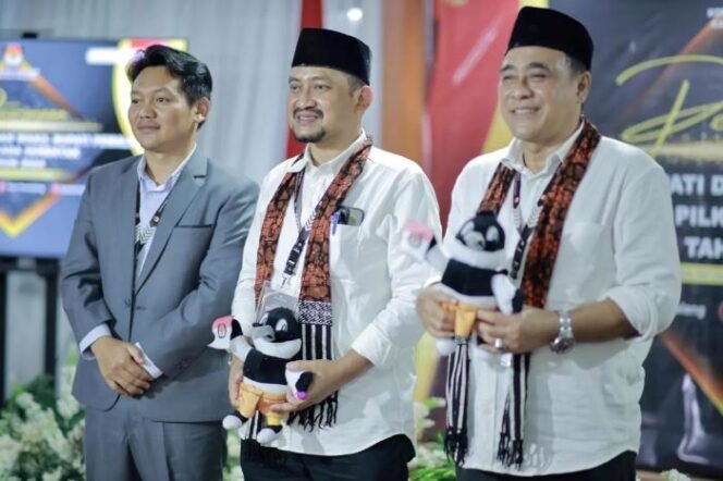 
					Anom-Nurkholes Resmi Ditetapkan Jadi Pemenang Pilkada Pemalang 2024