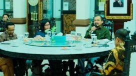 Bupati Pemalang Anom Widiyantoro dalam acara Focus Group Discussion (FGD) di ruang Gadri Kantor Bupati Pemalang, Minggu (11/5/2025)