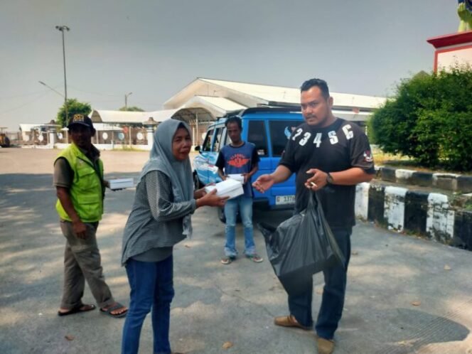 
					Jum’at Berkah di Terminal Induk Pemalang, 234 SC dan WPSP Berbagi Rezeki kepada Masyarakat