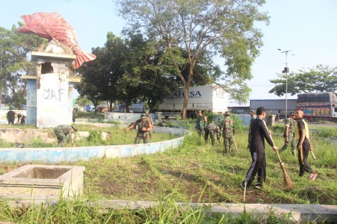 
					Jum’at Bersih di Tugu Ikan: Kodim 0711/Pemalang Bersama Relawan Masyarakat Galakkan Gerakan Peduli Lingkungan