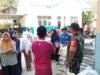 Babinsa Hadir di Tengah Warga, Dampingi Penyaluran Bantuan Pangan dari Bulog di Desa Jojogan
