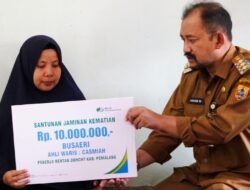 Bupati Pemalang Anom Widiyantoro, S.E., M.M., Peduli Nelayan, Serahkan Santunan DBHCHT