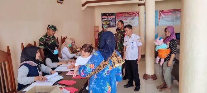 
					Koramil 12 Watukumpul Dampingi Posyandu Integrasi Layanan Primer di Desa Majakerta