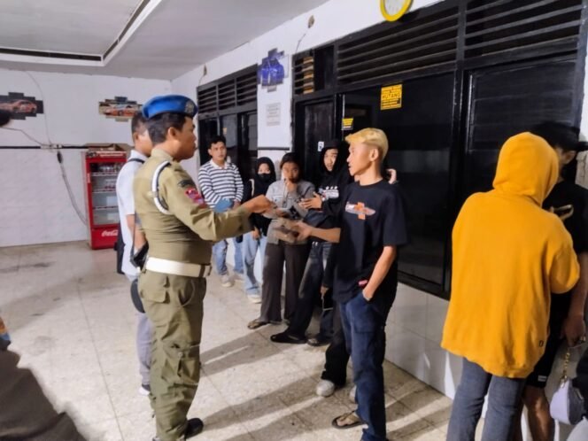 
					Satpol PP Pemalang Tegakkan Perda, Amankan 30 Orang di Dua Lokasi