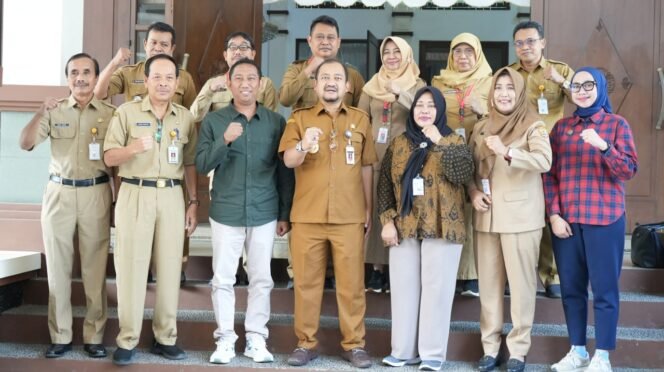 
					Pantau Pengelolaan Sampah Berkelanjutan, Tim Adipura Kunjungi Pemalang