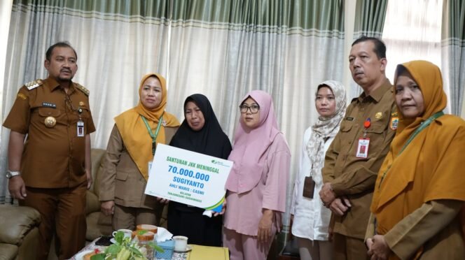 
					Perlindungan Sosial Diperkuat, Pemkab Pemalang Bantu TKI dan Nelayan yang Meninggal