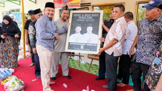 
					Penyerahan Lukisan Bupati Tandai Peresmian Galeri Rumah Seni Pemalang
