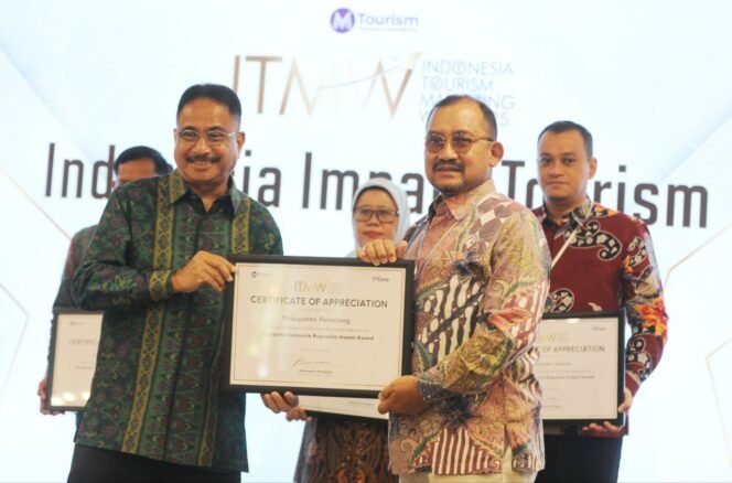 
					Pemkab Pemalang Raih Penghargaan ITMW 2025, Bupati Anom: Saatnya Terus Berkolaborasi Majukan Pariwisata