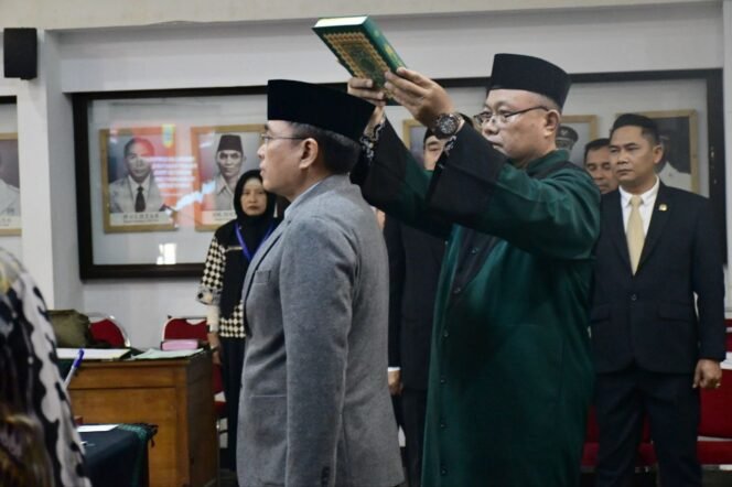 
					Bupati Anom Lantik Pj Sekda Pemalang: Dorong Birokrasi Semakin Bersih dan Profesional