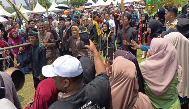 
					Gubernur Jateng Puji Desa Penggarit: Festival Mangga Pemalang Jadi Motor Ekonomi Baru