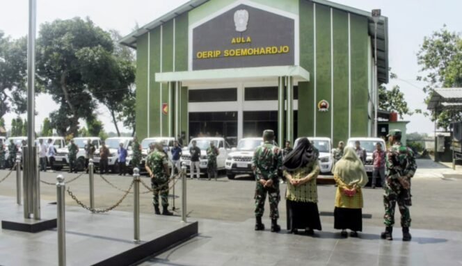 
					Gaspol Ekonomi Desa! Kasdim Pemalang Serahkan 50 Mobil Operasional KDKMP, Apresiasi Dukungan Presiden Prabowo