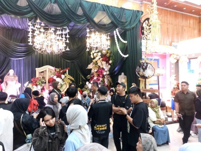 
					Pemalang Wedding Festival 2026 Resmi Dibuka, 105 Vendor Serbu Pasar—Target Transaksi Tembus Rp20 Miliar!