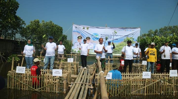 Bupati Anom Pimpin Penanaman 3.000 Mangrove di Pemalang, Peringati Hari Lingkungan Hidup Sedunia 2026