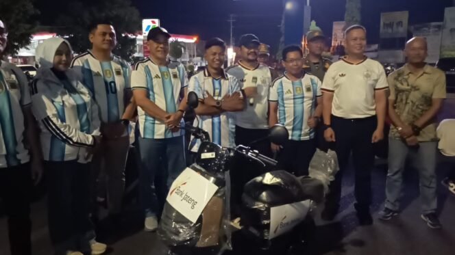 
					Pesta Bola di Pemalang.! Ribuan Warga dan Forkopimda Nobar Final Piala Dunia 2026 hingga Subuh