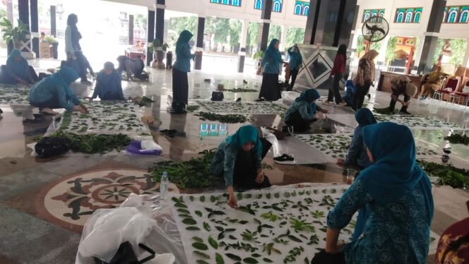 
					Dari Daun Jadi Rupiah! TP PKK Pemalang Ajarkan Ecoprint dan Tata Boga untuk Dongkrak Ekonomi Warga