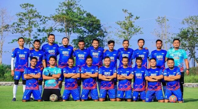 BRI Cabang Pemalang Bangun Kekompakan Lewat Sepak Bola Bersama di Sragi