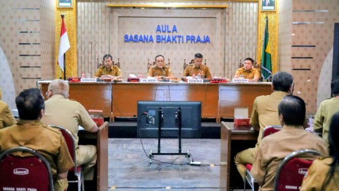 
					Plt Bupati Pemalang Minta Kinerja OPD Digenjot, Komitmen Bebas KKN Ditegaskan